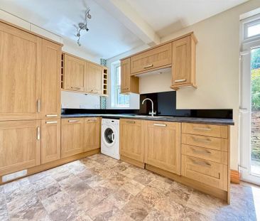 3 bedroom semi-detached house to rent - Photo 5