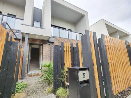 “High qulity finished townhosue for rent” - Photo 5