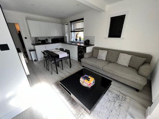 3 bedroom maisonette to rent - Photo 1