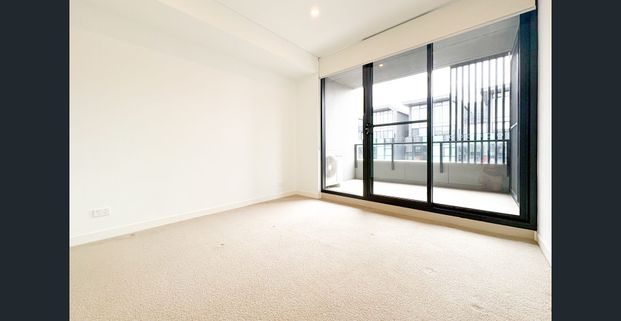 Luxury Stunning One-Bedroom Apartment - Photo 1