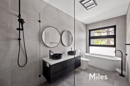 13b Myrtle Street, Ivanhoe - Photo 3