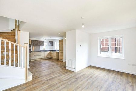 3 bedroom detached house to rent - Photo 3