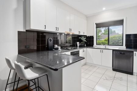 2/10 Bayswater Road, Croydon - Photo 3