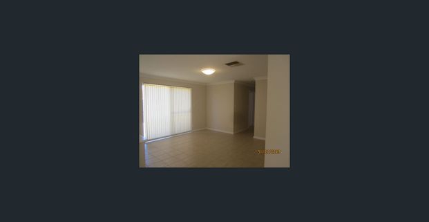 Low Maintenance & Secure - Photo 1