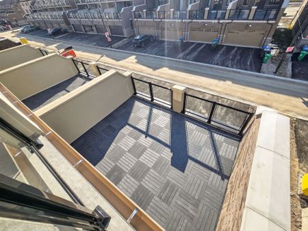 For Lease - 100 Grassbank Road, Brampton, Ontario - Photo 3