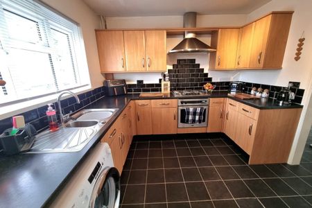 Tukes Avenue, GOSPORT - Photo 5