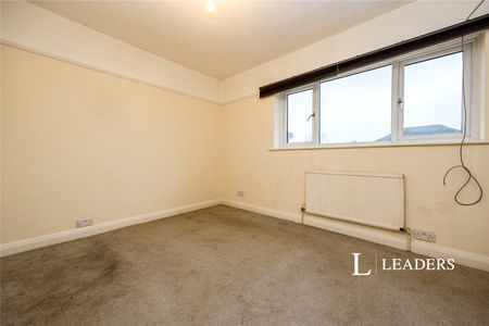 2 bedroom apartment to rent Worplesdon Road, Guildford, Surrey, GU2 - Photo 2