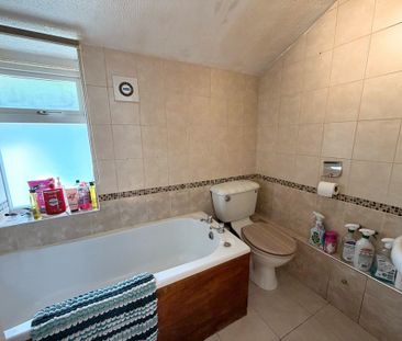 2 bedroom semi-detached to let - Photo 4
