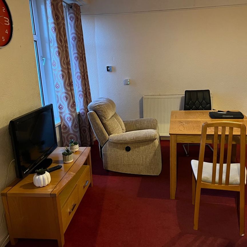 2 Bed Flat, E, AB11 - Photo 1