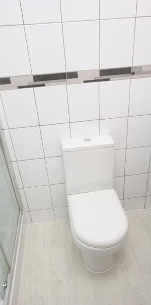 Norbroke Street, East Acton, London, W12 0QU - Photo 2