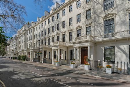 An outstanding lateral apartment overlooking Hyde Park Square - Photo 4