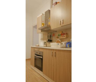 Spacious room with double wardrobe in the Eixample - Photo 3