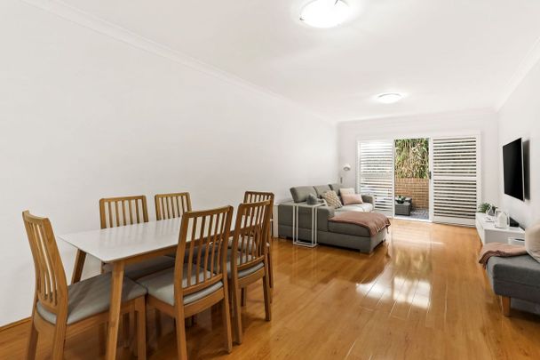 Modern & Spacious Two Bedroom Apartment! - Photo 1