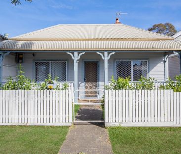 Charming Hamilton Classic in a Prime Location - Photo 1