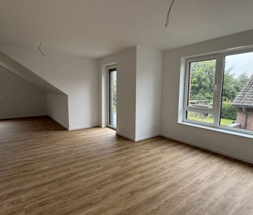 Dachgeschosswohnung in ruhiger Wohnsiedlung! - Photo 1