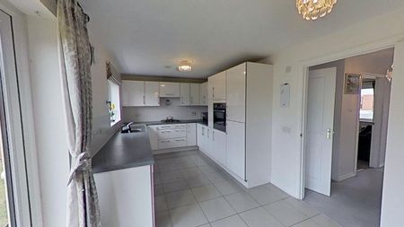 4 bedroom detached house to rent - Photo 5