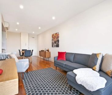 MODERN TWO BEDROOM APARTMENT IN FANTASTIC LOCATION! - Photo 5