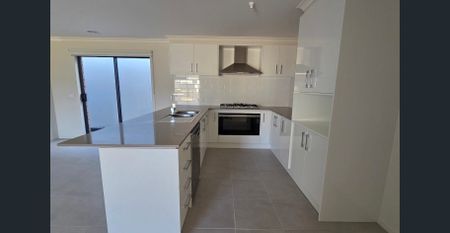 Brand New Home ! - Photo 3