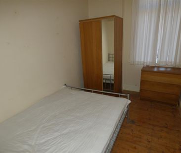 2 bed flat to rent in Rothbury Terrace, Heaton - Photo 3