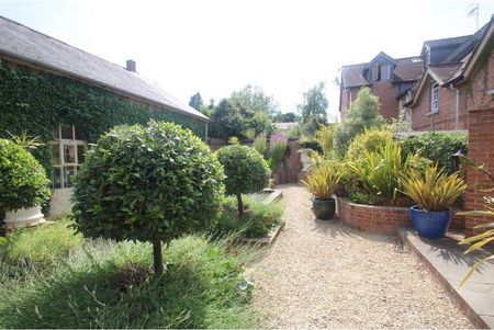 23 The Angel, Broad Street, Ludlow - Photo 3