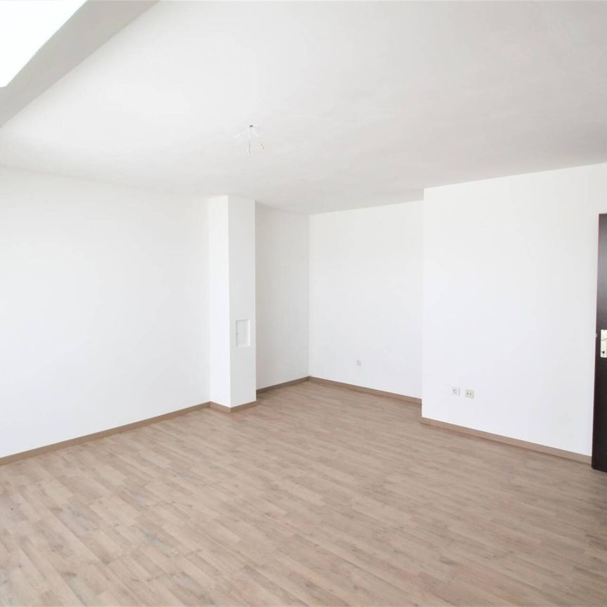 Großzügig angelegte Singlewohnung im Dachgeschoss - Photo 1