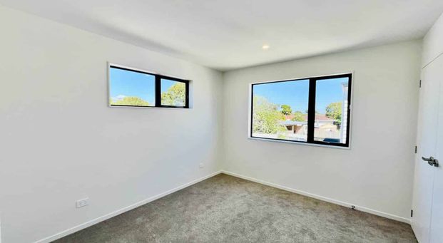 Brand New 2.5-Bedroom Double-Storey Home! - Photo 1