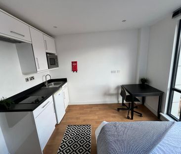 Studio to rent - Photo 6