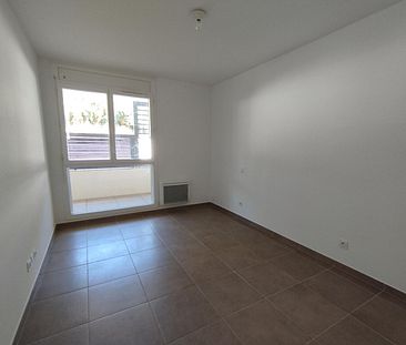 Appartement 2 pièces 39m2 MARSEILLE 13EME 758 euros - Photo 4