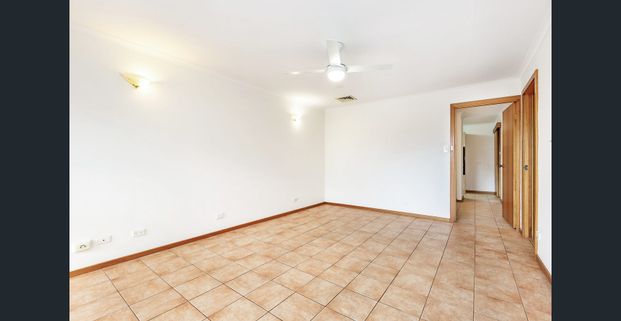 Homette Feel with Front & Rear Courtyards - Low Maintenance & Super Neat - Photo 1