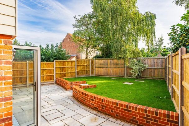 3 bedroom detached house to rent - Photo 1