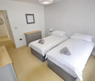 3 bedroom detached bungalow to rent - Photo 6