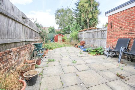 2 bedroom terraced house to rent - Photo 2