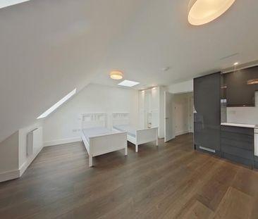 Studio to rent - Photo 2