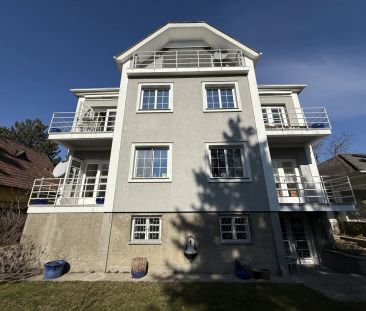 Gesamte ETAGE in Zweifamilienhaus + zwei BALKONE + sehr SONNIG + he... - Photo 6