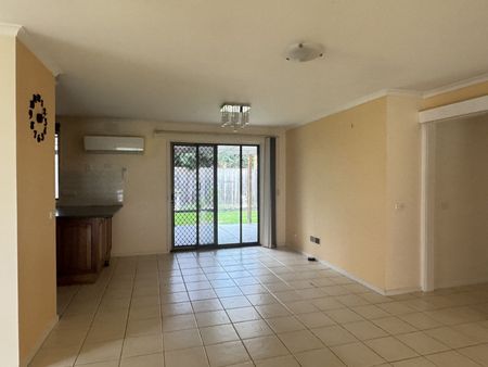 Beautiful Three Bedroom House - Photo 2