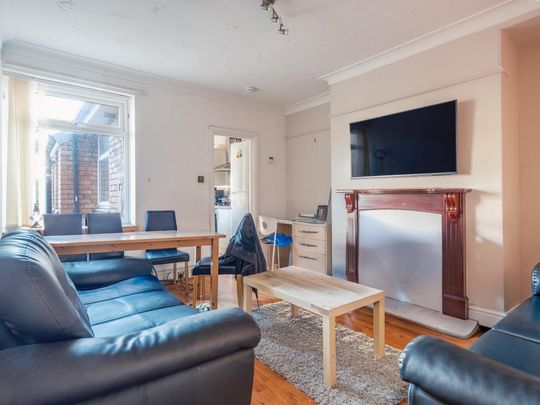 5 bedroom maisonette to rent - Photo 1