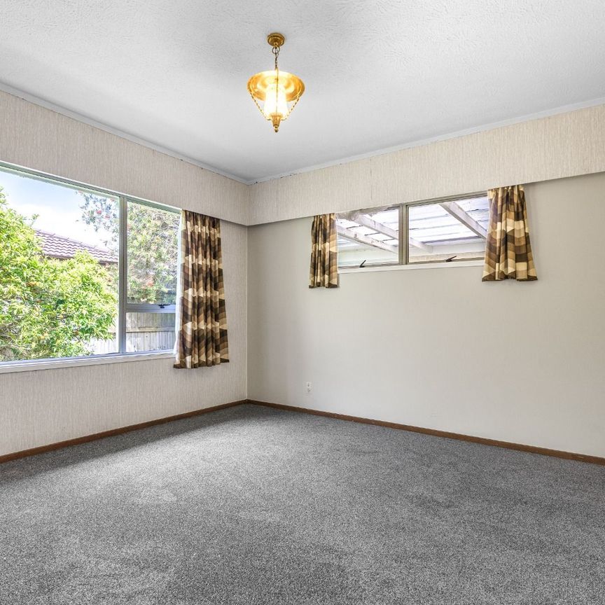 Tidy 2-Bedroom (back unit) - Photo 1