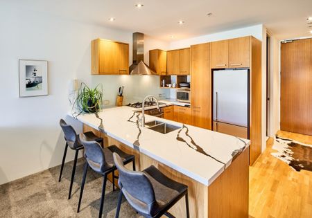 Luxury Living with Unmatched Views at Wellington's Premier Address - Photo 4