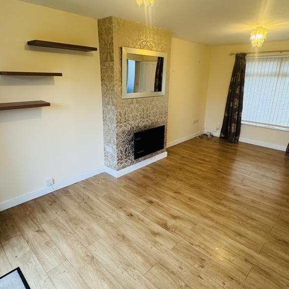 3 bedroom semi-detached house to rent - Photo 1