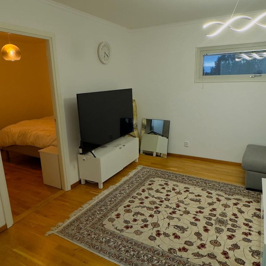 Gräsholmsvägen, Skärholmen - Photo 1