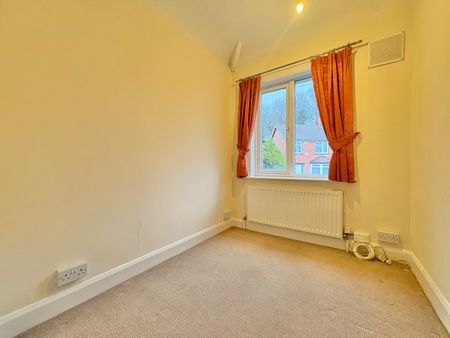 3 bedroom semi-detached house to rent - Photo 5
