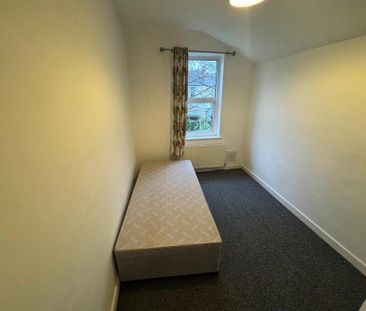 4 bedroom terraced house to rent - Photo 5