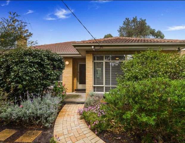 Modern and Beautiful 3 Bedroom Home - Photo 1