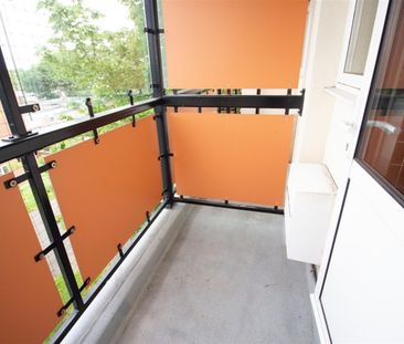 2 Bedroom Flat - Photo 2