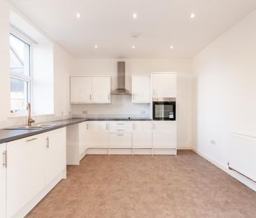 3 bedroom detached house to rent - Photo 4