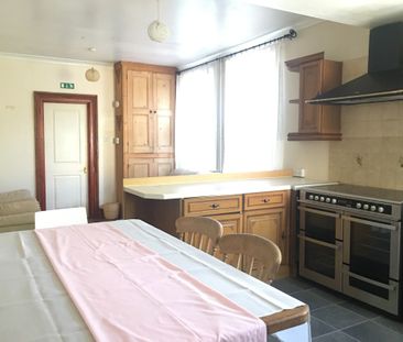 6 Bed Student Accommodation - Photo 6