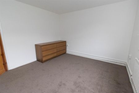 1 Bedroom Flat - Photo 3