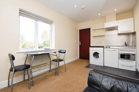1 bedroom flat to rent - Photo 3