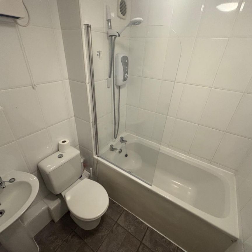 1 bedroom Flat To Let Total Size: 248 SQ FT - Photo 1