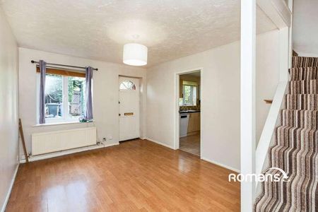 Fallowfield, Yateley, Hampshire, GU46 - Photo 4